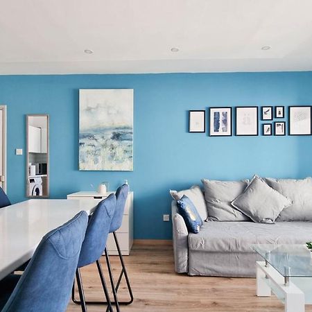 Modern Retreat: 2Br Stylish Apt With Comfy Rooms! Smart Tv With 200Mbps Internet Larnaca Eksteriør billede