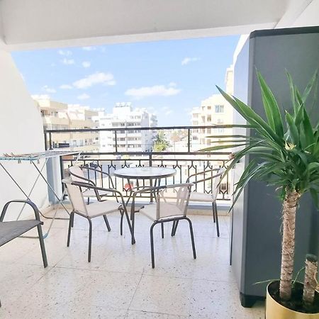 Modern Retreat: 2Br Stylish Apt With Comfy Rooms! Smart Tv With 200Mbps Internet Larnaca Eksteriør billede